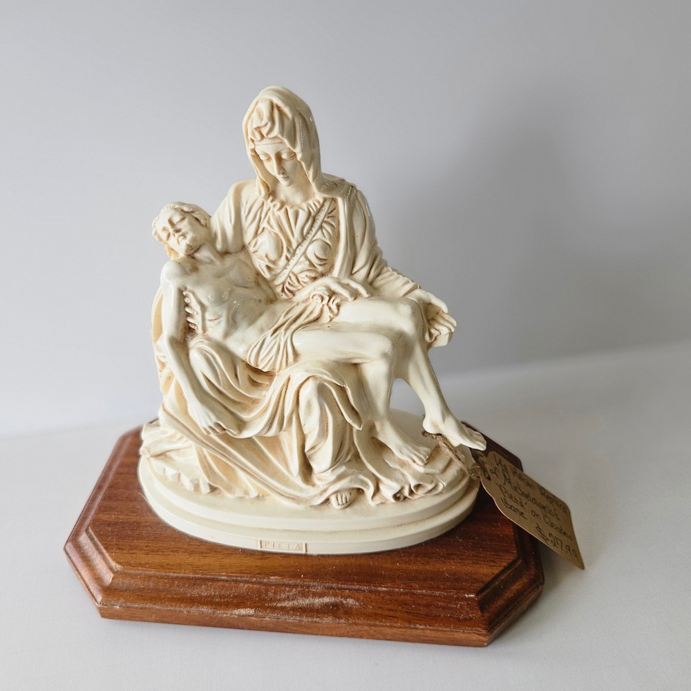 Vtg Michelangelo's Pieta Plastic Replica on Wooden Base Jesus Christ
